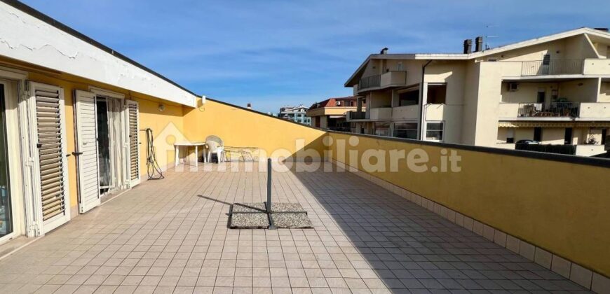 Mansarda via Cerrano 1, Centro, Montesilvano